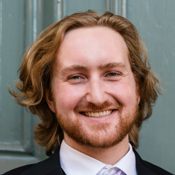 Luke Moore headshot